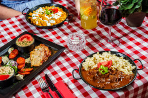 Magyaros étterem - paprikás ételek- gulyás és pörkölt - Paprika Kitchen & Bar